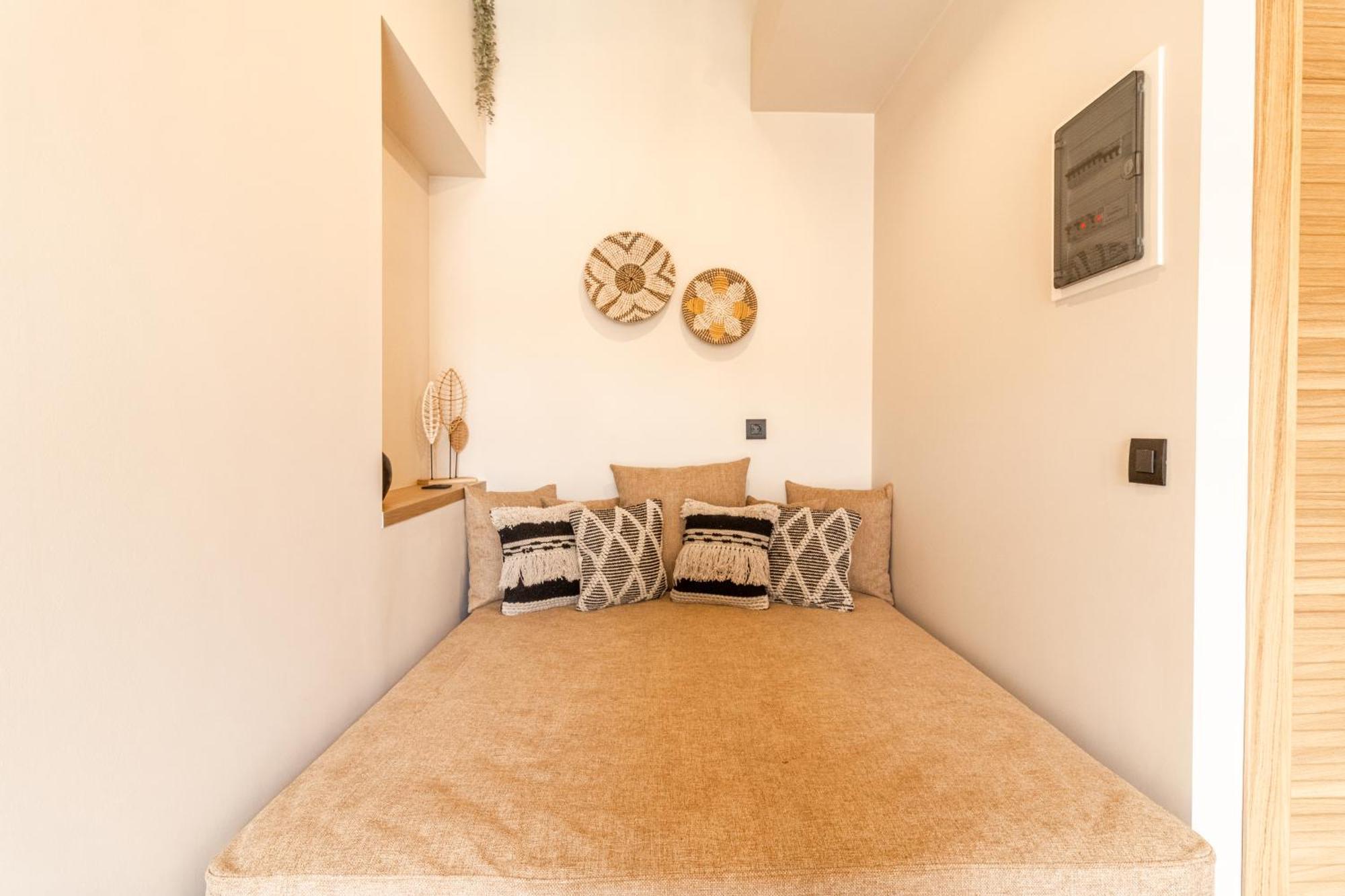 Adorno Private Suites Only Adults & Kids 12 Plus Vrasná 외부 사진